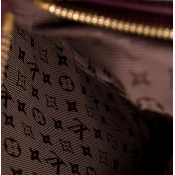 Louis Vuitton Monogram Mahina Otanah bag - Picture 9 of 10